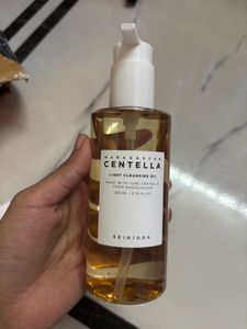 SKIN1004 Madagascar Centella Light Cleansing Oil