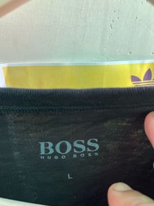 Hugo Boss basic black tee (T553)