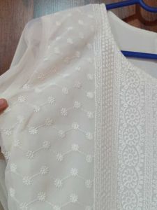 Elegant White Chikankari Kurta