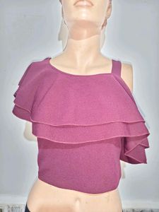 Chic Ruffled One-Shoulder Crop Top
