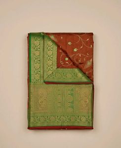 Elegant Silk Saree with Zari Border