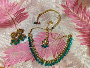 Stunning Teal Kundan Jewelry Set