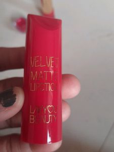 Like New    Lipstick  Offer Not Use
