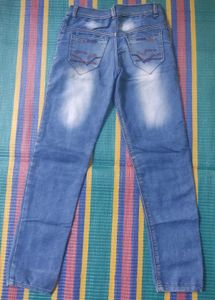 Blue Boy's damage Jeans