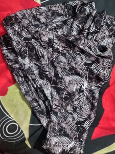 Sleeveless Black &amp; White Print Dress