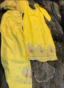 🌼🌻Vibrant Yellow Embroidered Kurta Set