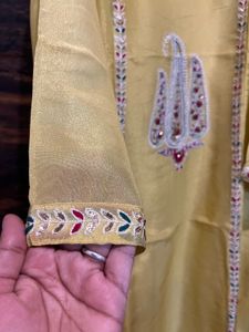 🌻Designer Yellow Silk Embroidered Kurta