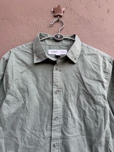 Light Green Casual Button-Down Shirt