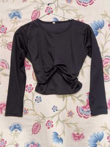 Chic Black Long Sleeve Twist Crop Top