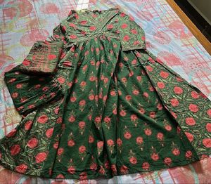 🧚‍♀️Elegant Floral Kurta Set with Dupatta