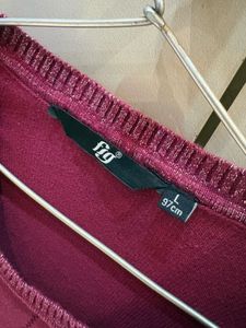 ✨ Allen Solly Textured Plum T-Shirt | Size XL ✨