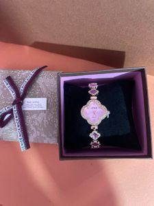 Elegant Clover Watch