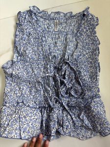 H&amp;M tie details Smocked Sleeveless Top