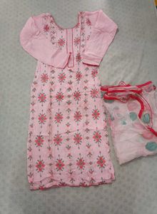 Beautiful Pink Embroidered Kurta Set