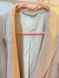 H&amp;M Blazer - Stylish and Comfortable