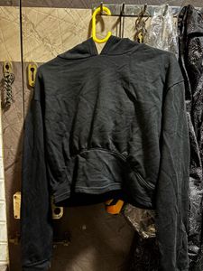Zudio Black Cropped Hoodie