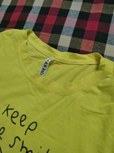 Yellow "Keep the Smile" Graphic T-Shirt