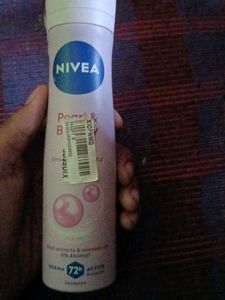 Nivea Pearl & Beauty Deodorant Spray