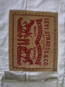 Levis white Shorts