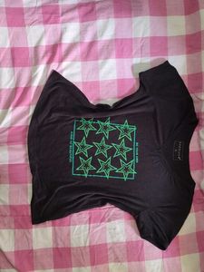 V-Neck Star Print T-Shirt