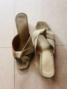 Stylish Beige Mules with Bow Detail