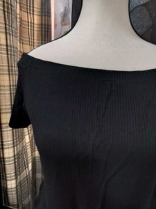 Black Off-Shoulder Ribbed Top 🆕