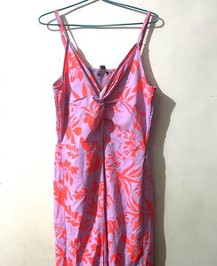 🌸Floral jumpsuit with Cutout🌸