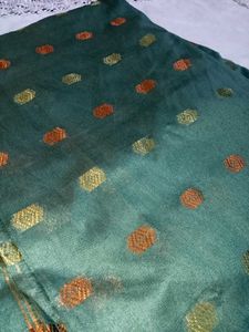 Green & Gold Patterned Scarf
