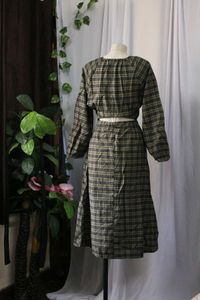 Sale🔥H&amp;M Plaid Midi Dress