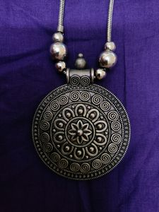 New Metallic Long Chain With Beautiful Locket