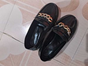 Chic Chain Detail Chunky Loafers