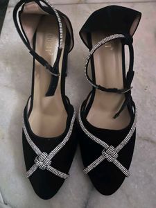 Sparkling Black Heels with Crystal Accents