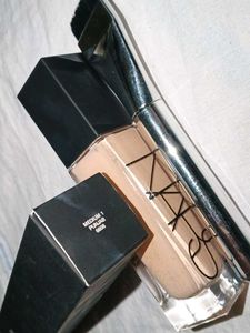 NARS Foundation &amp; Brush Set