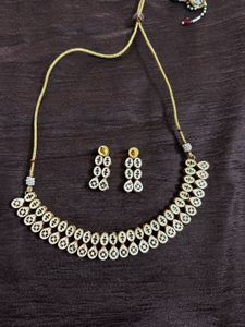 Red &amp; White Stone Necklace Set
