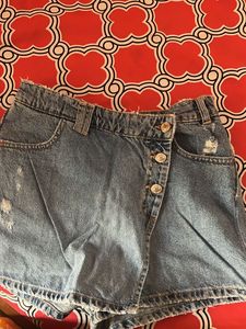 Denim Shorts Divider