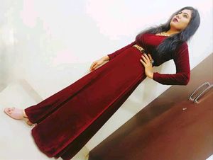 Elegant Maroon Velvet Maxi Dress