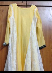 Elegant Yellow &amp; White Embroidered Kurta