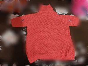 MAX Coral Knit Top with Floral Details