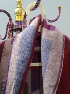 crocodile ladies Chic Plaid Scarf