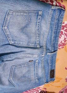 🧿 Levi's Denim Capry- Just For ₹299/-