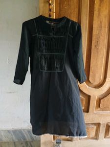 Elegant Black Kurta with Intricate Detailing
