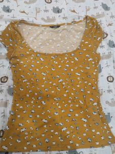 Floral print top