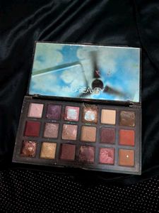 eyeshadow palette,