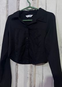 Chic Black Cropped Button-Up Shirt