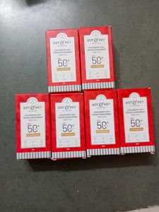 (Pack of 1) Dot &amp; Key SPF 50+ Tinted Sunscreen