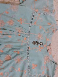 I Am Selling A Top Size Medium, XL