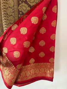 Elegant Brocade Saree with Paisley Motif