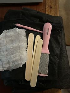 2 disposal spa gown+2 hairbands+3 wax stick+foot f