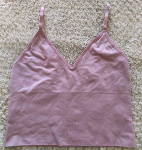 🌸 Pink Seamless V-Neck Camisole Top 🌸