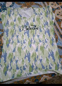 Believe Camo V-Neck T-Shirt in L 40 New